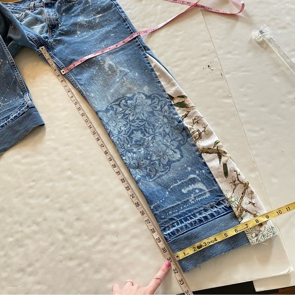 Levi’s 550 Custom Jeans Waist 28 Womens Size 6 Small Y2K Levis 2002 Upcycled - Picture 8 of 15